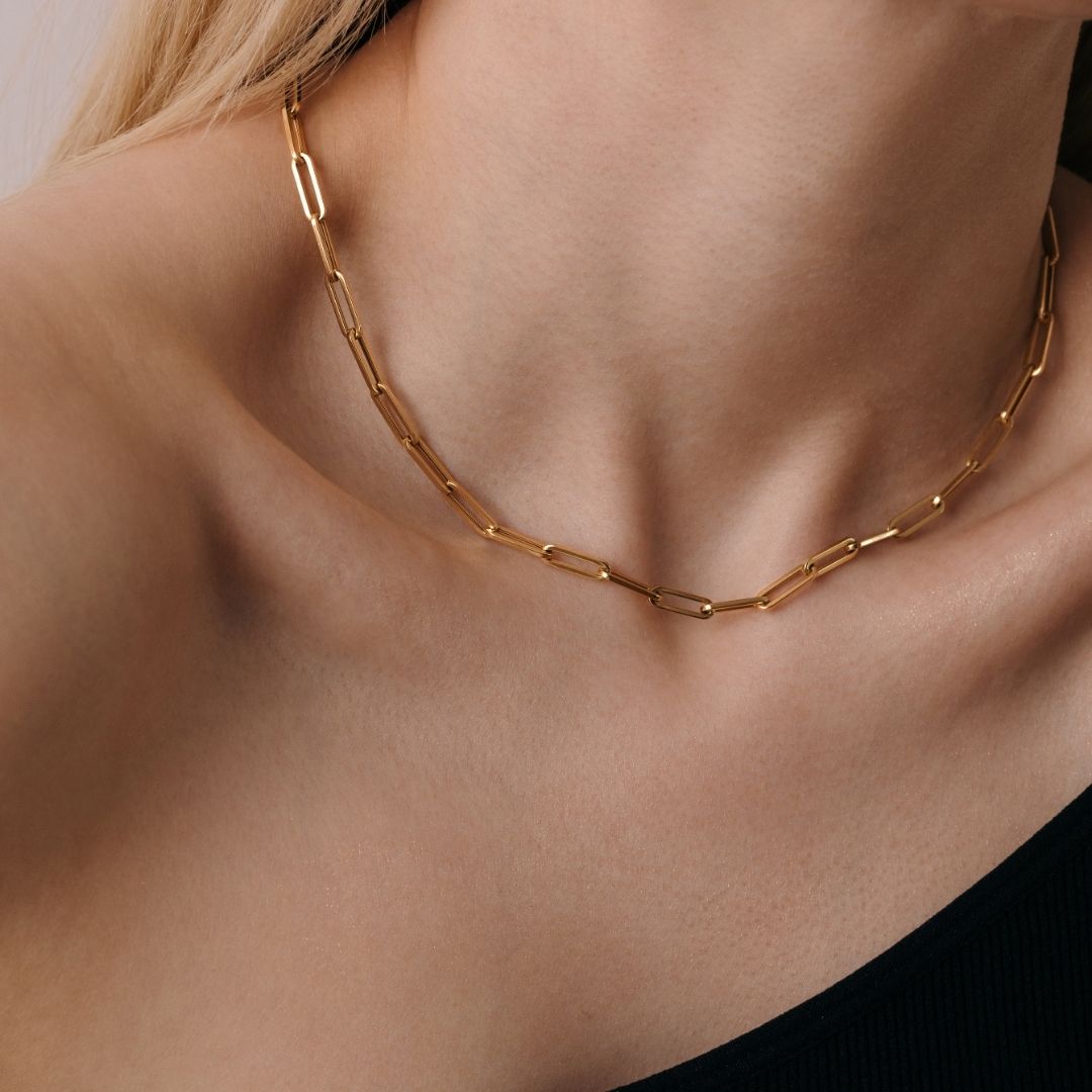 Jackie Paperclip 18 Yellow Gold Necklace