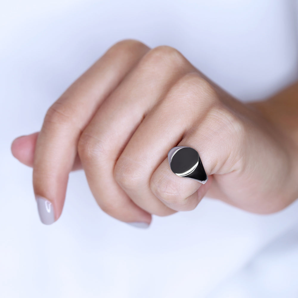 Chelsea White Gold Signet Ring