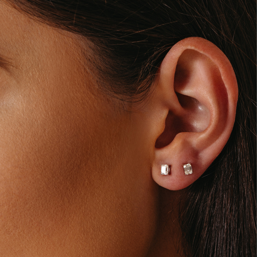 Emerald and diamond online stud earrings